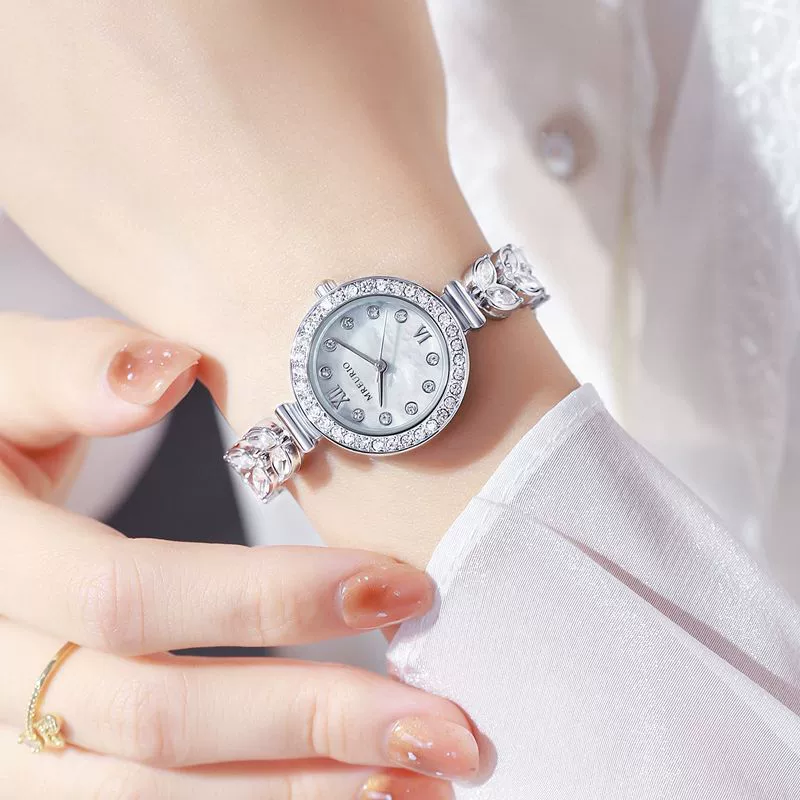 Wholesale Women's Fashionable Quartz Watch With Live Explosions Diamondencrusted Shell Mermaid Design Alloy Case And Strap Round Dial - Image 2