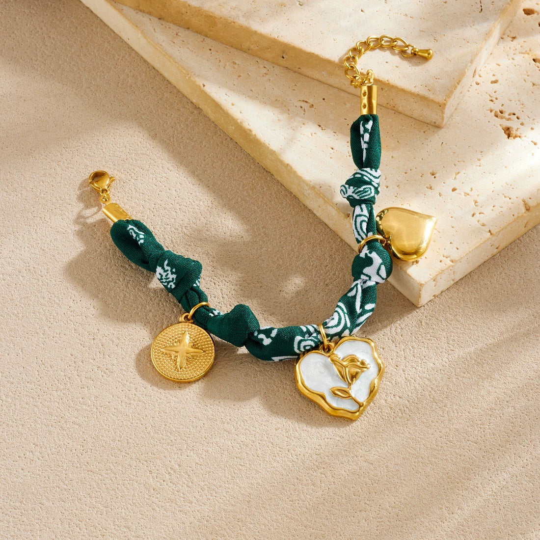 Wholesale Women's French Retro Heartshaped Printed Fabric Rope Chain Goldplated Stainless Steel Compass Pendant Bracelet - Image 3