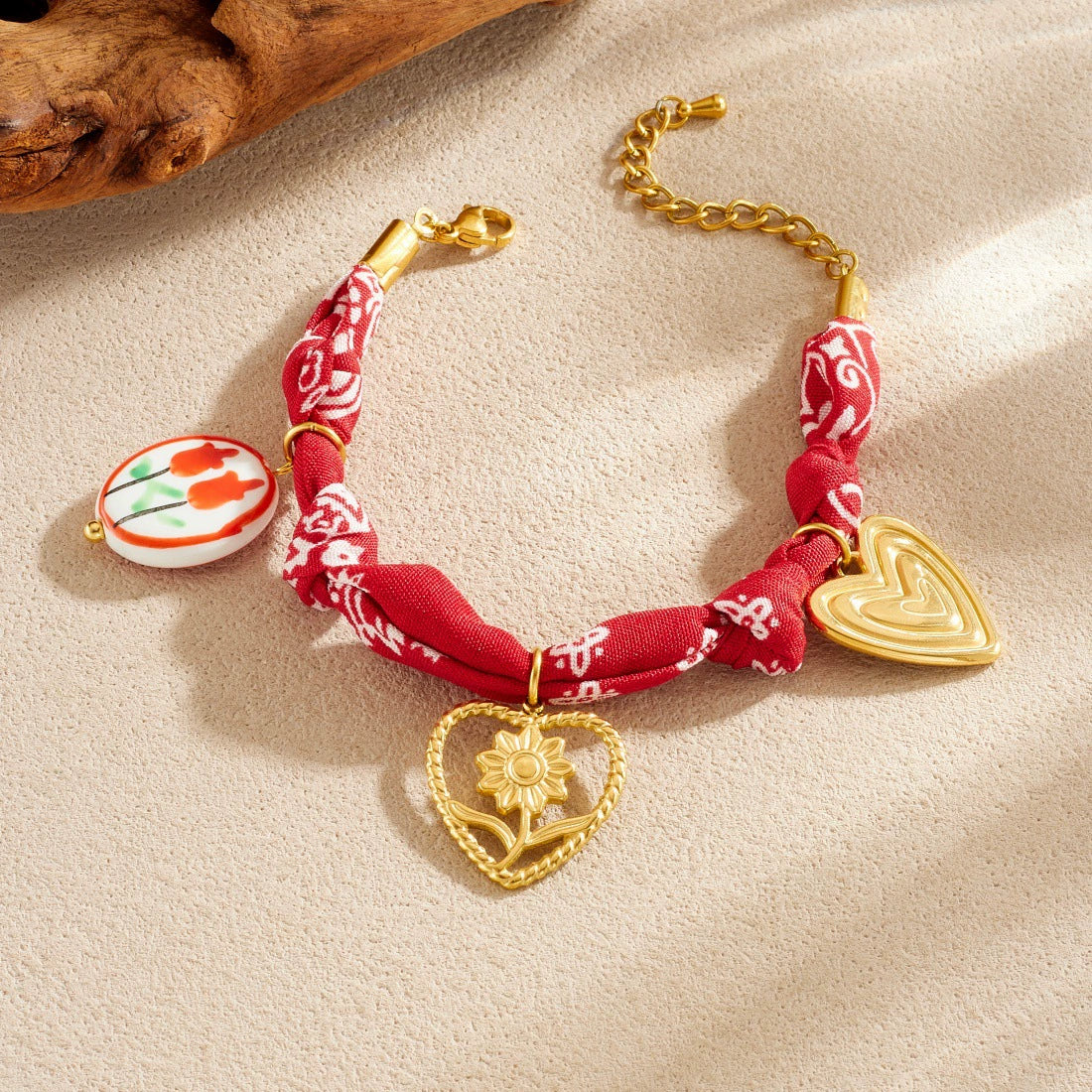 Wholesale Women's French Retro Printed Rope Chain Goldplated Cut Out Stainless Steel Heartshaped Flower Ceramic Pendant Bracelet - Image 2
