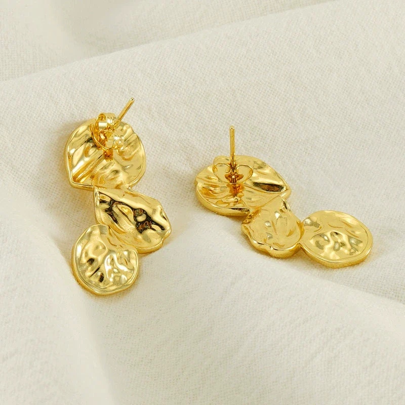 Wholesale Women's French Retro 316L Stainless Steel Lava Earrings With Irregular Petal Pleat Design And Geometric Flower Pattern - Image 2