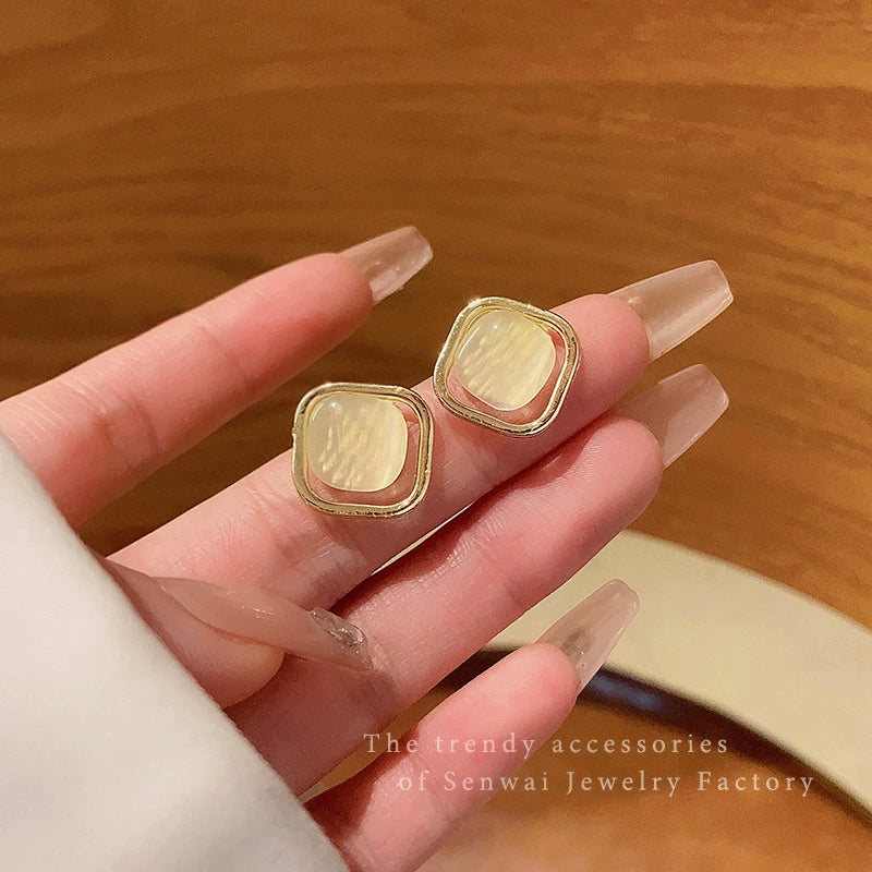 Wholesale Women's Geometric Alloy Earrings With 225 Silver Needles And Cat's Eye Stones Electroplated - Image 6