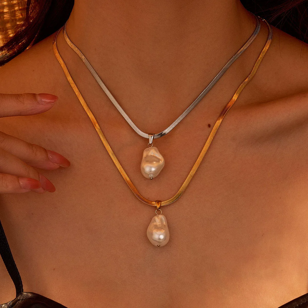 Wholesale Women's Geometric Baroque Imitation Pearl Stainless Steel 18K Electroplated Necklace Light Luxury Jewelry - Image 3