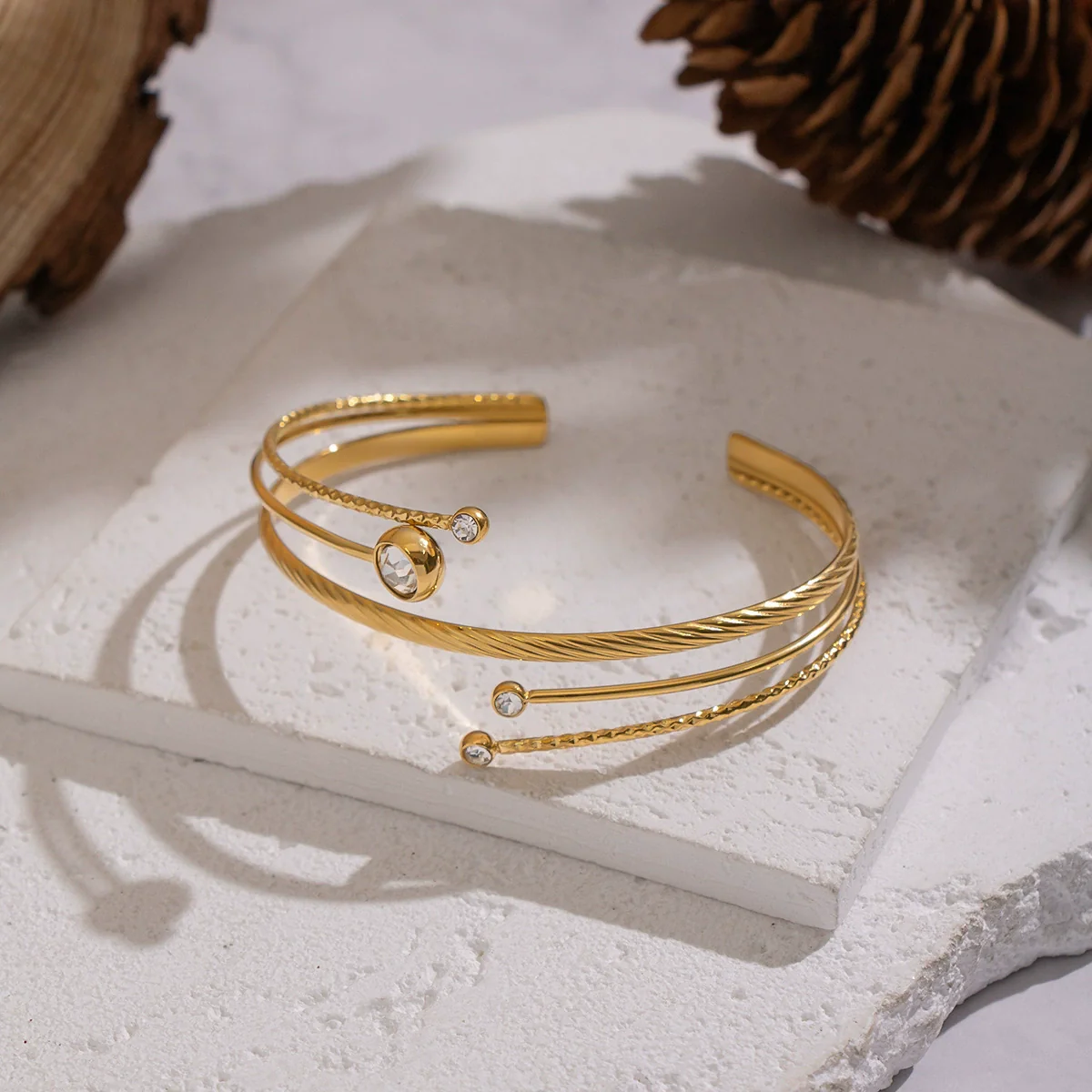 Wholesale Women's Geometric Cold Style Stainless Steel Gold Plated Bracelet Jewelry - Image 4