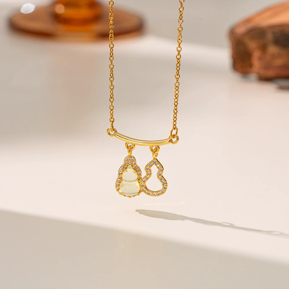 Wholesale Women's Geometric Copper Electroplated Pendant Necklace With O Word Chain - Image 5