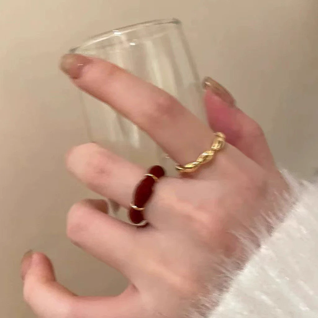 Wholesale Women's Geometric Copper Finger Ring With Red Drop Glaze And Electroplating - Image 3