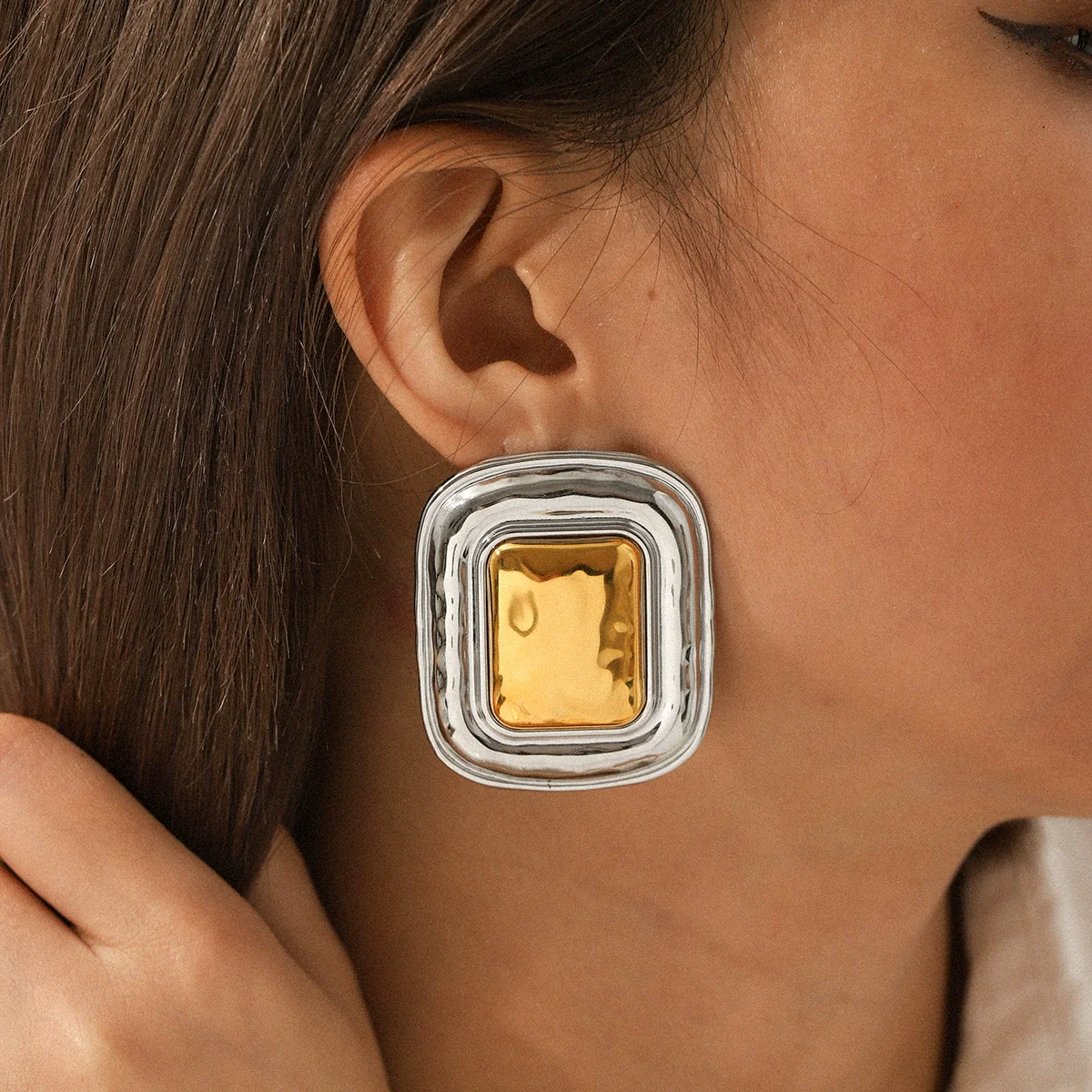 Wholesale Women's Geometric Electroplated Stainless Steel Earrings Light Luxury Highend Jewelry - Image 2