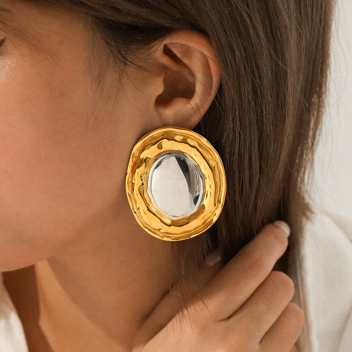Wholesale Women's Geometric Electroplated Stainless Steel Earrings Light Luxury Highend Jewelry - Image 3