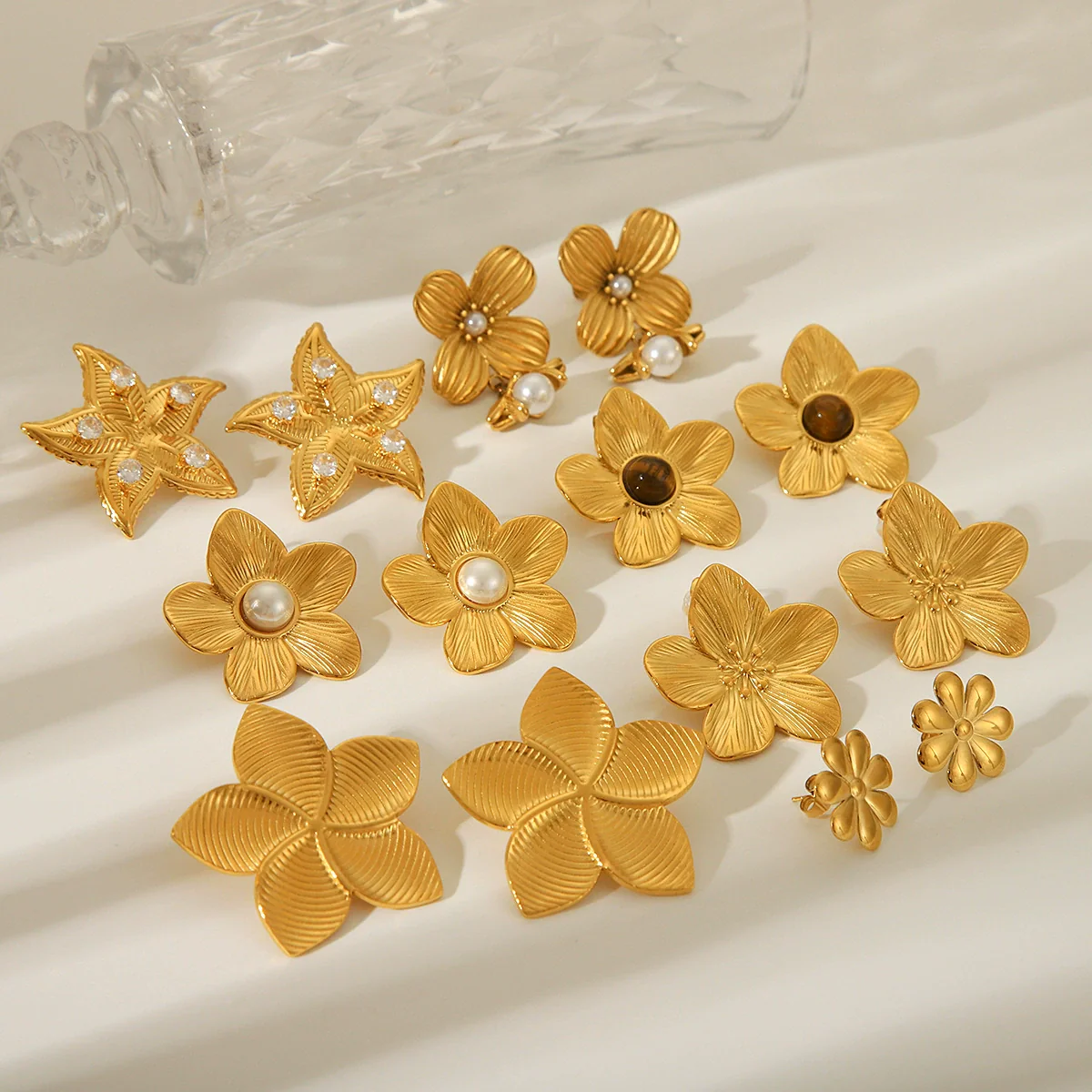 Wholesale Women's Geometric Five Petal Flower Stainless Steel Electroplated Earrings - Image 3