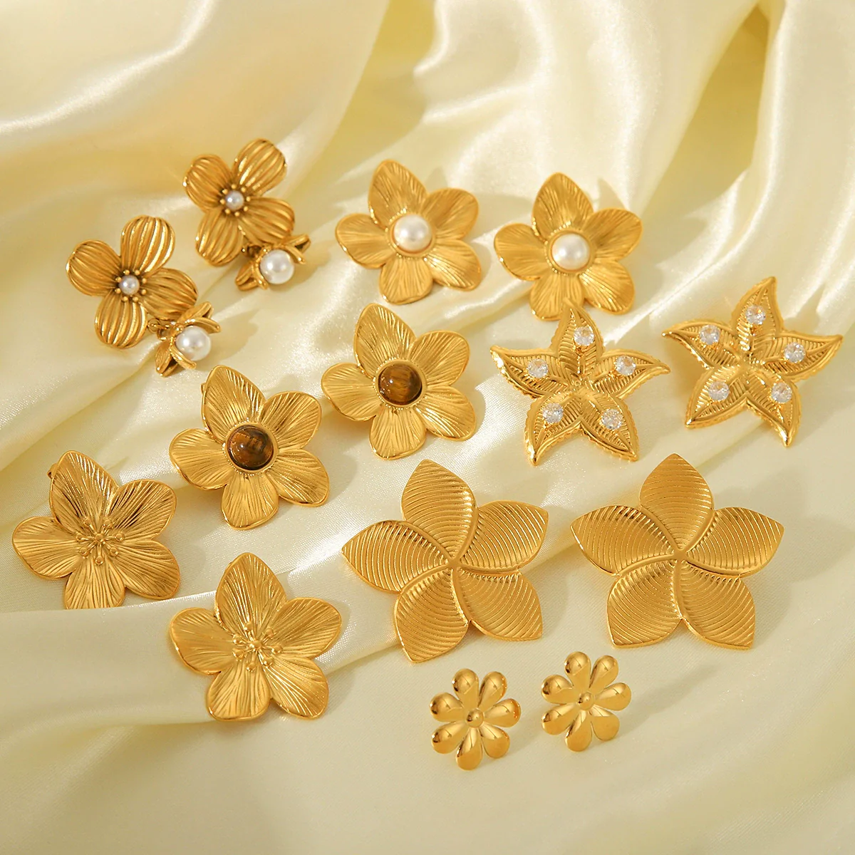 Wholesale Women's Geometric Five Petal Flower Stainless Steel Electroplated Earrings - Image 4