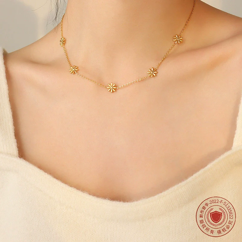 Wholesale Women's Geometric Flower Design Goldplated Titanium Steel Necklace - Image 3