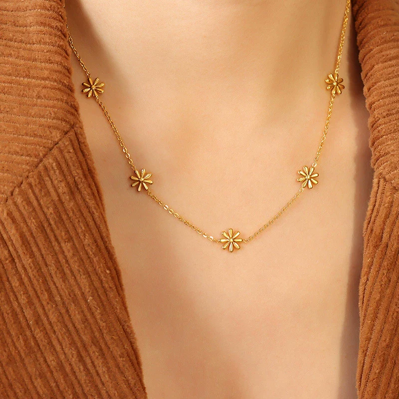 Wholesale Women's Geometric Flower Design Goldplated Titanium Steel Necklace - Image 6
