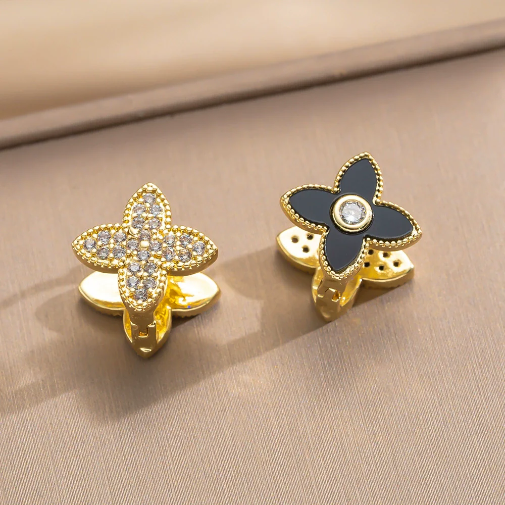 Wholesale Women's Geometric Fourleaf Clover Doublesided Earrings Made Of Copper With Gold Plating - Image 2