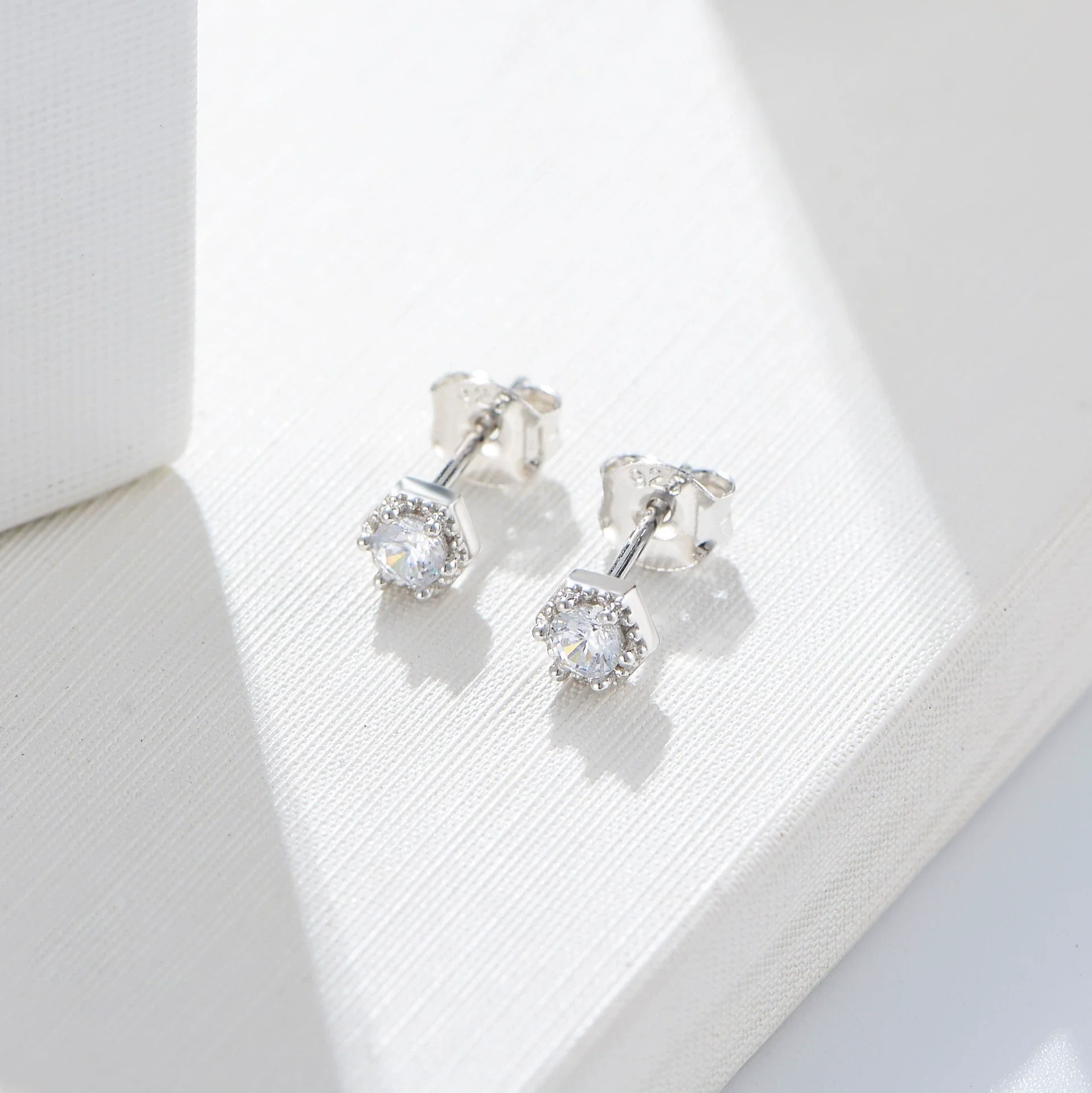 Wholesale Women's Geometric Hexagonal Single Diamond S925 Sterling Silver Earrings - Image 3