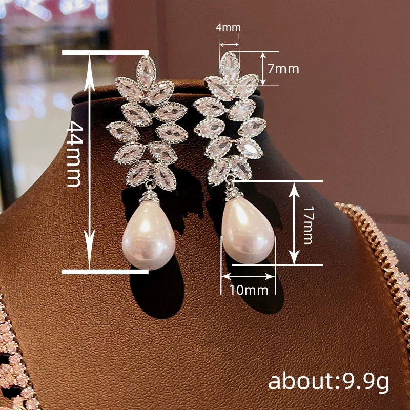 Wholesale Women's Geometric Lady Style Dropshaped Leaf Imitation Pearl Copper Earrings - Image 4