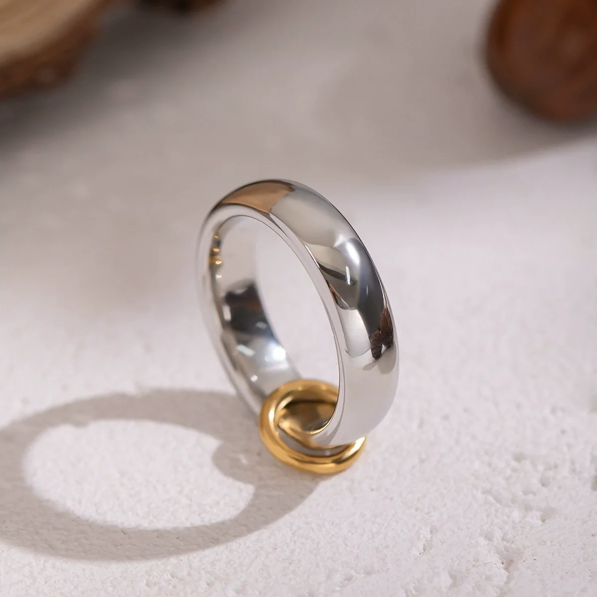 Wholesale Women's Geometric Round Stainless Steel Ring With Pvd Furnace Vacuum Real Gold Plating And Gold And Silver Mixed Color - Image 2
