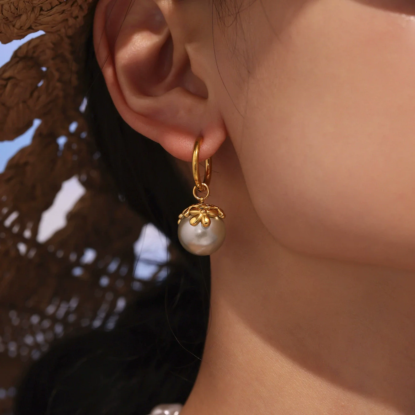Wholesale Women's Geometric Shell Pearl Flower Stainless Steel Electroplated Earrings - Image 3