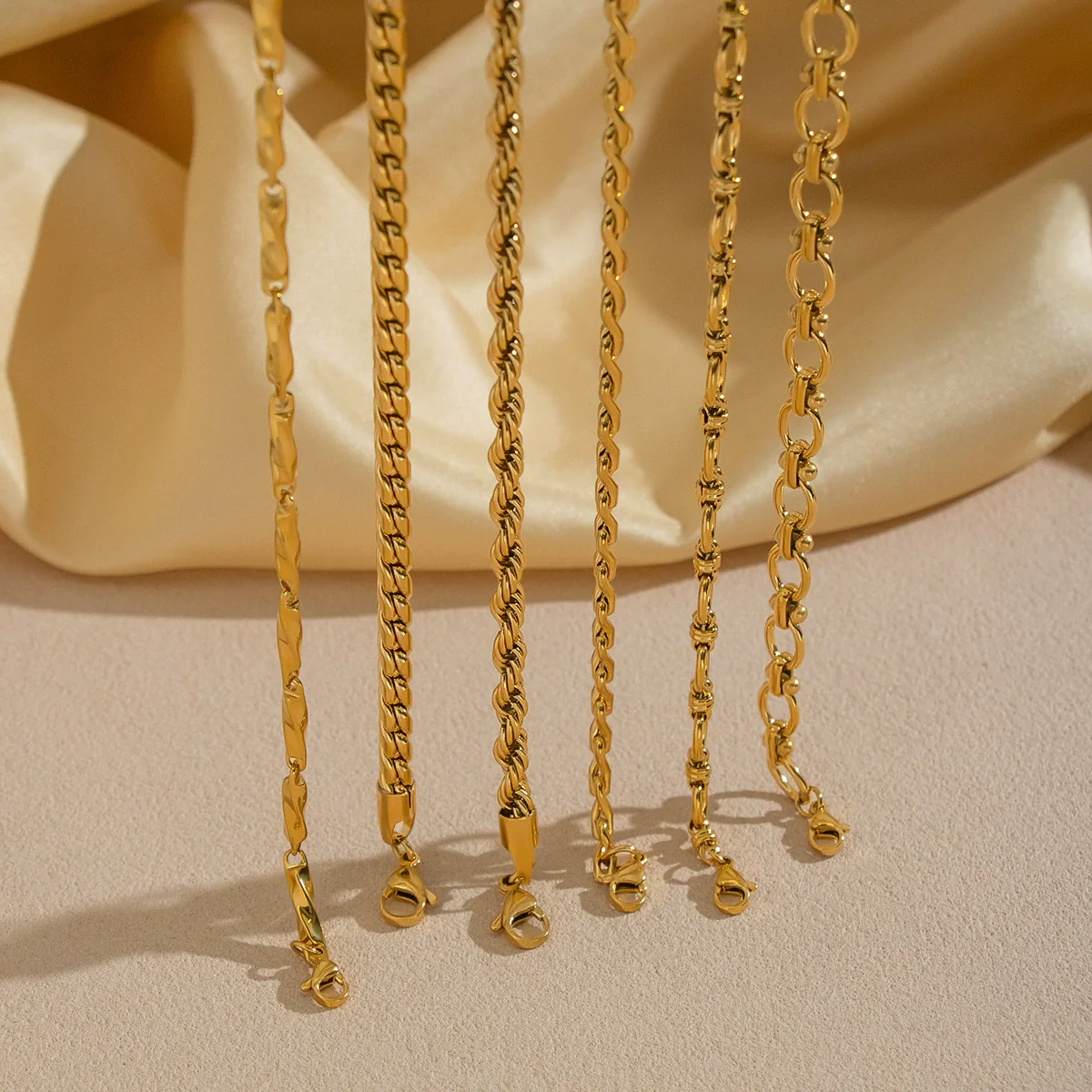 Wholesale Women's Geometric Stacked Chain Necklace Handmade Stainless Steel With 18K Real Gold Pvd Furnace Vacuum Plating - Image 2