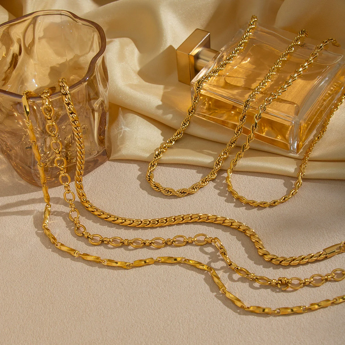 Wholesale Women's Geometric Stacked Chain Necklace Handmade Stainless Steel With 18K Real Gold Pvd Furnace Vacuum Plating - Image 4