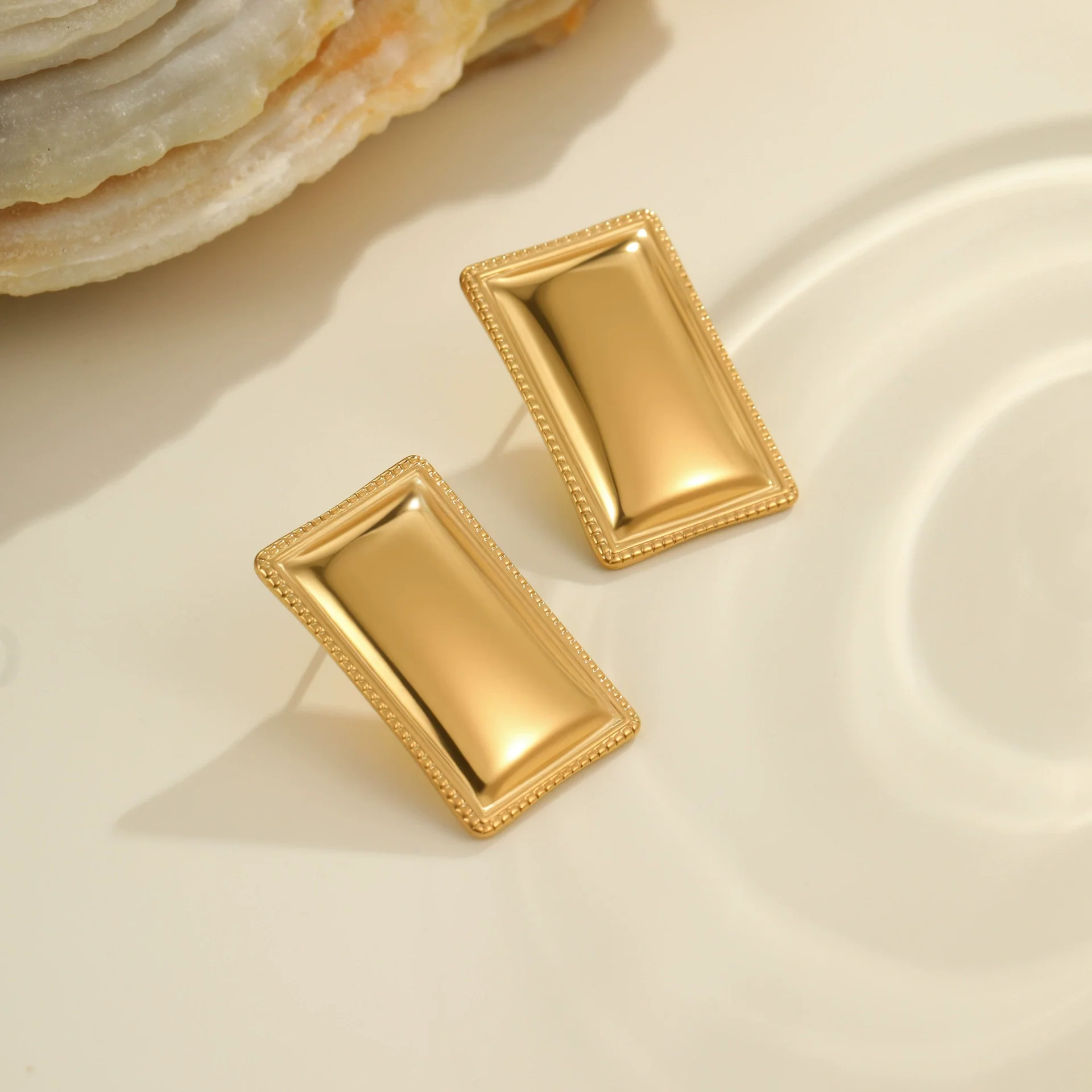 Wholesale Women's Geometric Stainless Steel 18K Gold Electroplated Earrings Highend Fashion Jewelry - Image 3