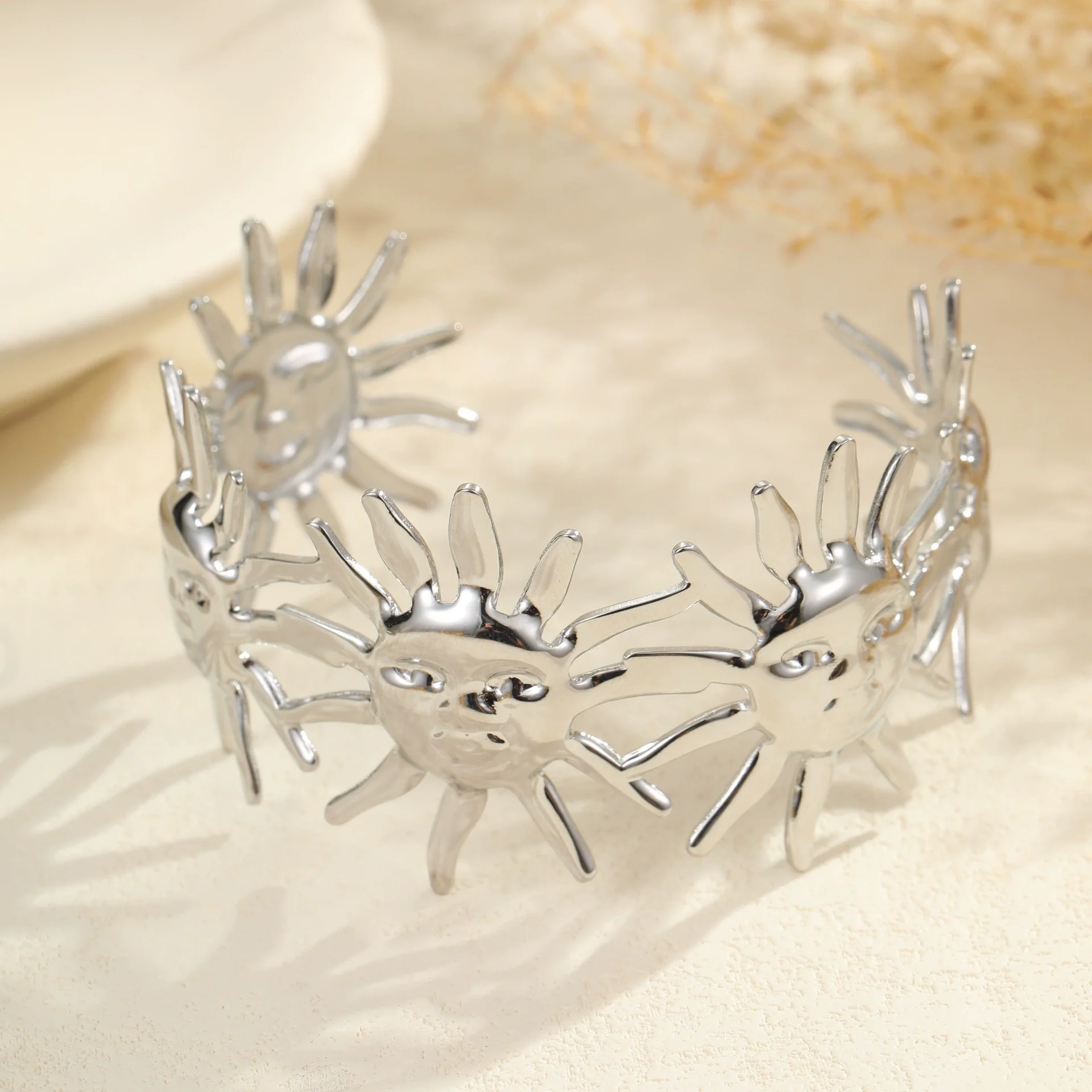 Wholesale Women's Geometric Stainless Steel 18K Gold Electroplated Fashion Bracelet - Image 4