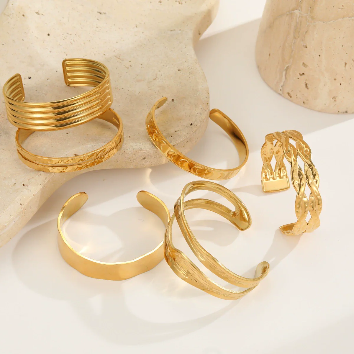 Wholesale Women's Geometric Stainless Steel 18K Gold Plated Fashion Bracelet - Image 2