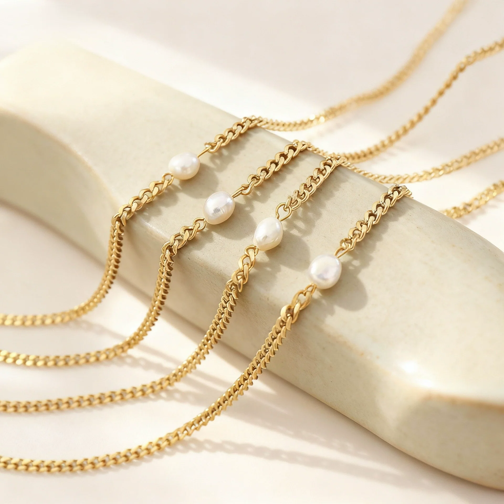 Wholesale Women's Geometric Stainless Steel 18K Gold Plated Necklace Jewelry - Image 4