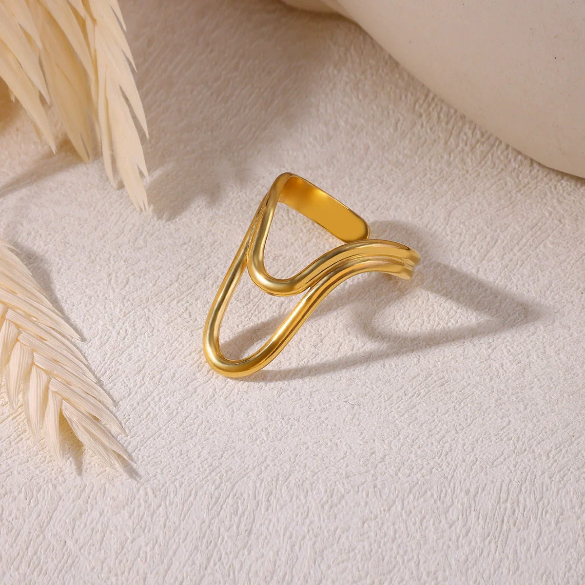 Wholesale Women's Geometric Stainless Steel 18K Gold Plated Ring Hand Jewelry - Image 4