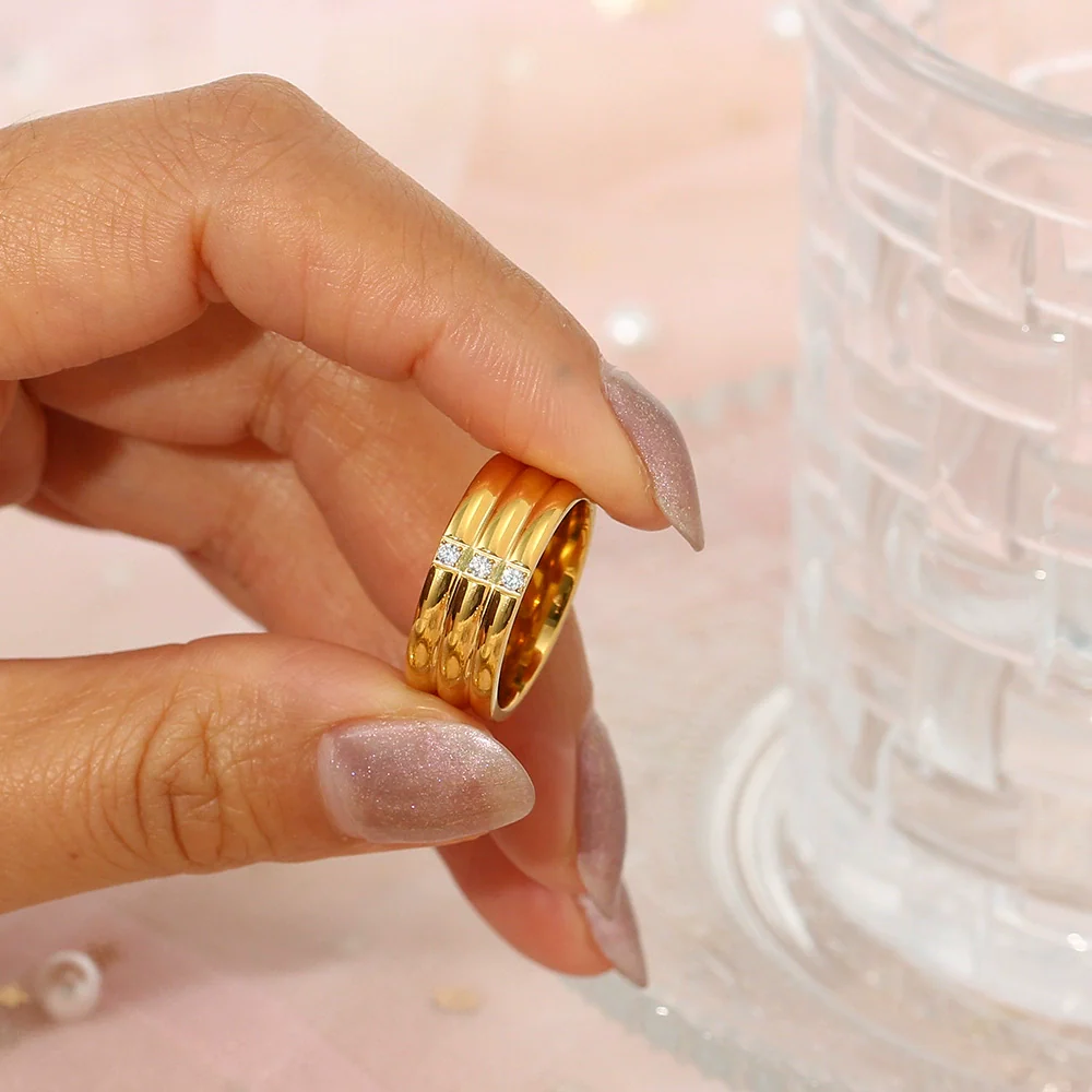 Wholesale Women's Geometric Stainless Steel 18K Goldplated Three Arc Face Three Diamond Ring Jewelry - Image 4