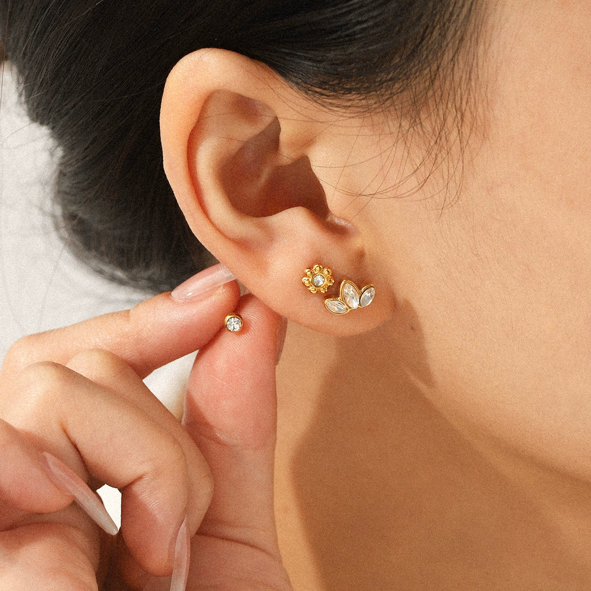 Wholesale Women's Geometric Stainless Steel Earrings Set With Zirconia In Plants Flowers Style