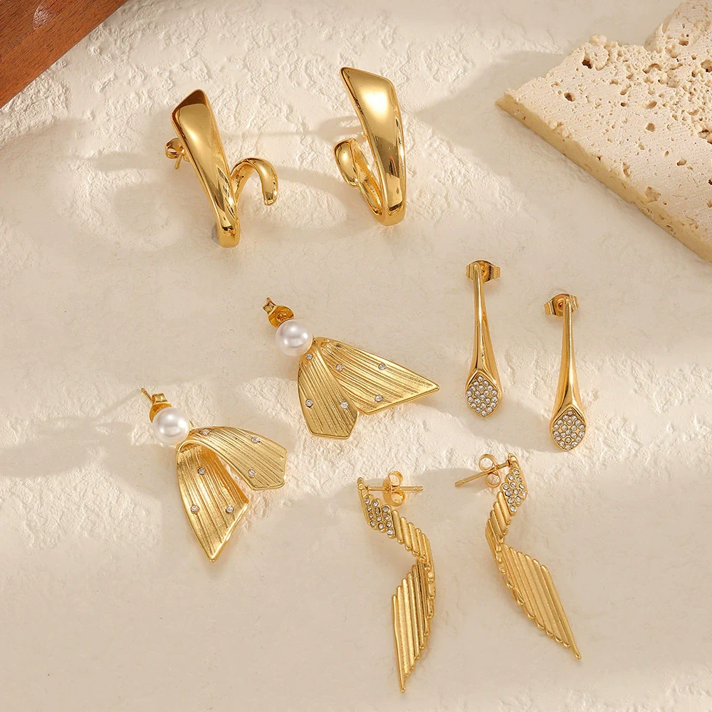 Wholesale Women's Geometric Stainless Steel Earrings With Wing Texture Pvd Furnace Vacuum Real Gold Plating