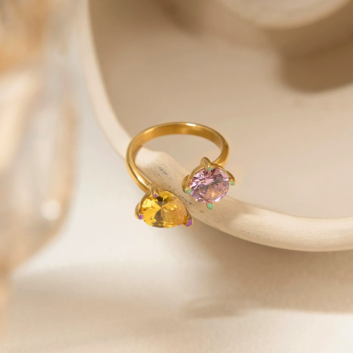 Wholesale Women's Geometric Stainless Steel Electroplated 18K Gold Yellow And Pink Dropshaped Zircon Ring Accessories - Image 4