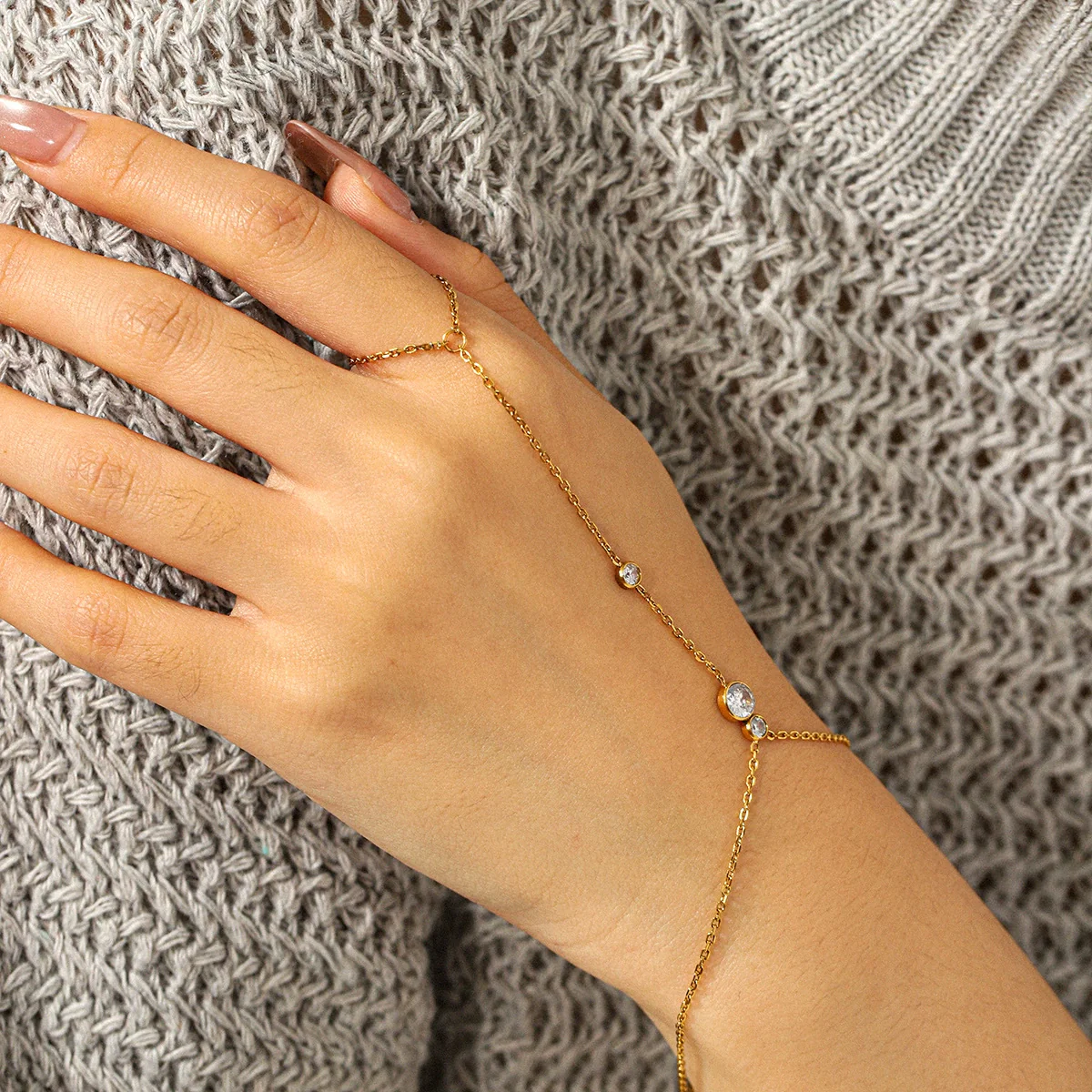 Wholesale Women's Geometric Stainless Steel Electroplated Bracelet And Finger Chain Jewelry