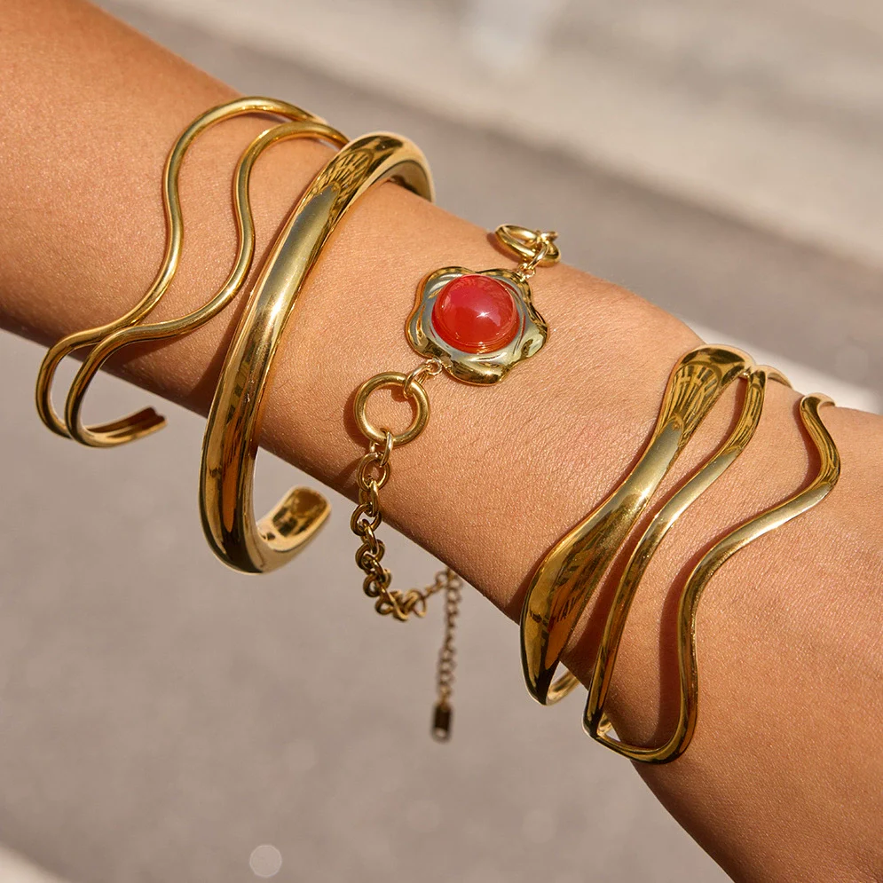 Wholesale Women's Geometric Stainless Steel Electroplated Bracelet Jewelry - Image 2
