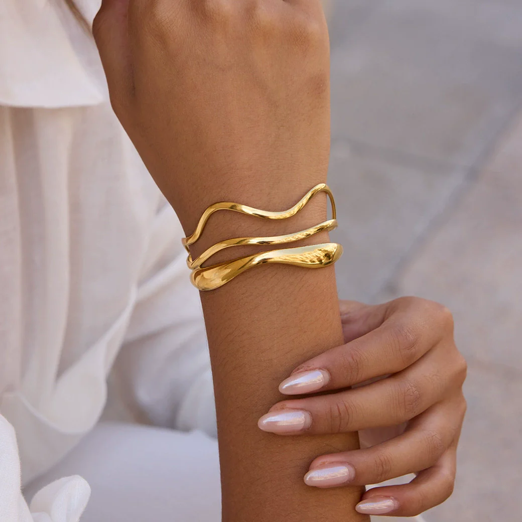 Wholesale Women's Geometric Stainless Steel Electroplated Bracelet Jewelry - Image 3