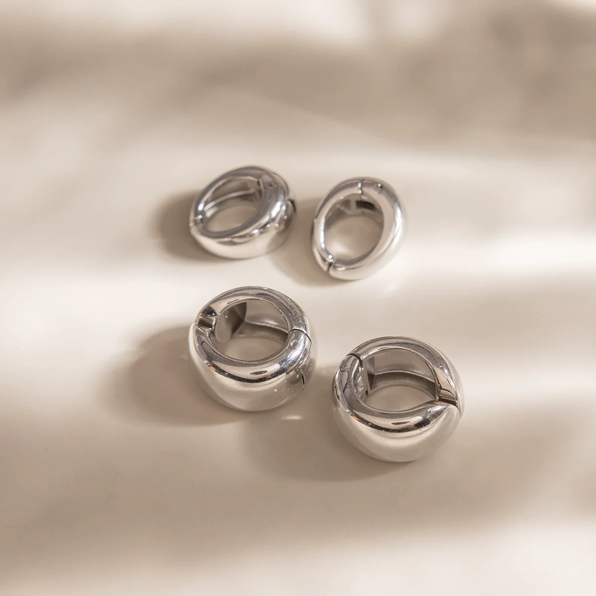 Wholesale Women's Geometric Stainless Steel Electroplated Ear Clips Jewelry - Image 3