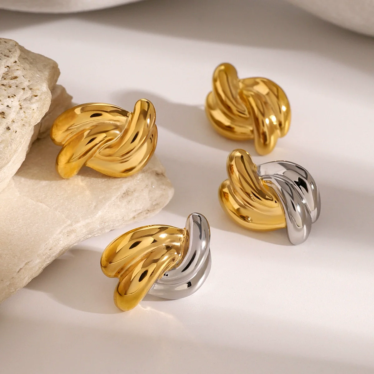 Wholesale Women's Geometric Stainless Steel Electroplated Earrings Jewelry