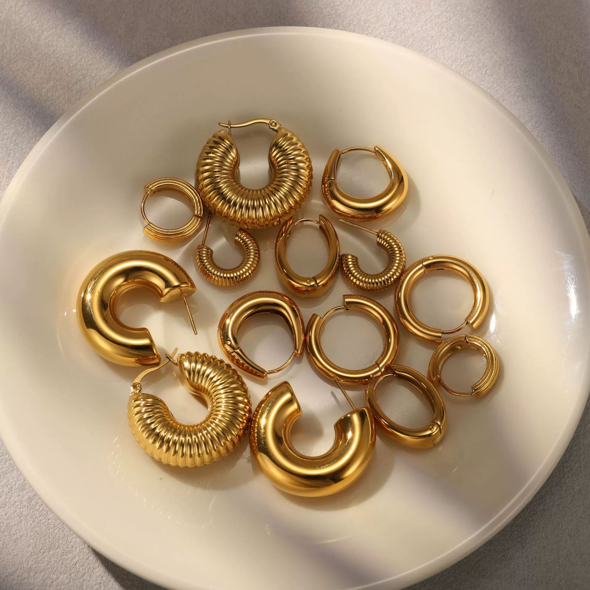 Wholesale Women's Geometric Stainless Steel Electroplated Earrings Jewelry - Image 2
