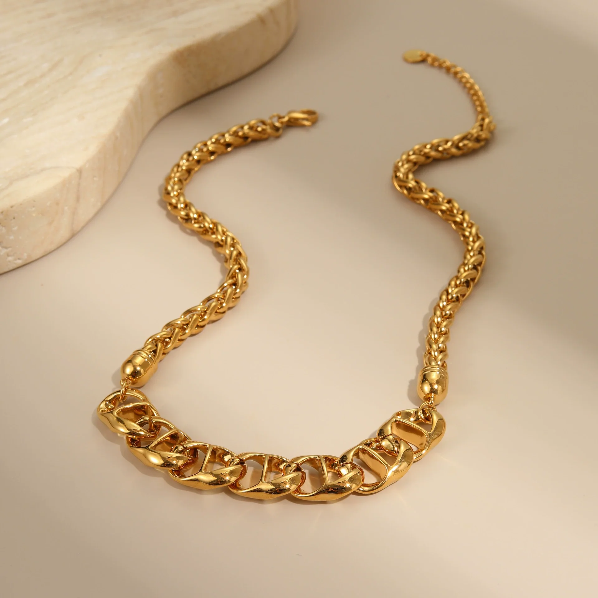 Wholesale Women's Geometric Stainless Steel Electroplated Necklace For Autumn And Winter - Image 2