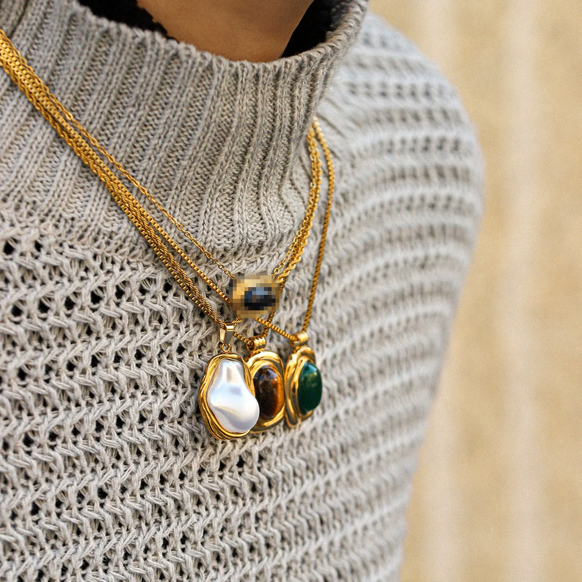 Wholesale Women's Geometric Stainless Steel Electroplated Pendant Necklace With Twist Chain - Image 4