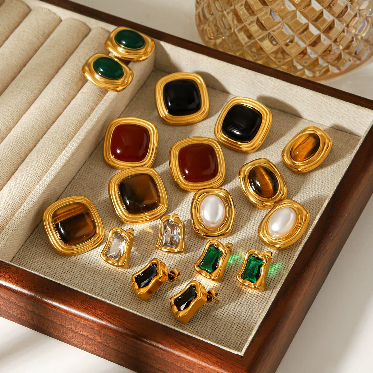 Wholesale Women's Geometric Stainless Steel Electroplated Stud Earrings Vintage Luxury Jewelry - Image 2
