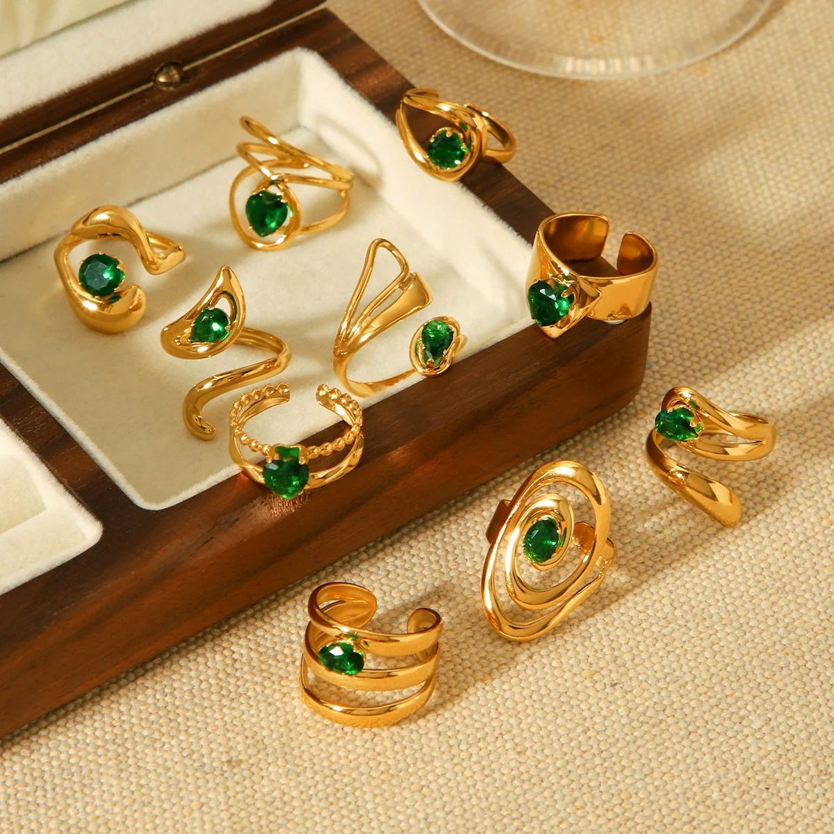 Wholesale Women's Geometric Stainless Steel Ring Set With Green Zirconia Light Luxury And Highend Jewelry - Image 4