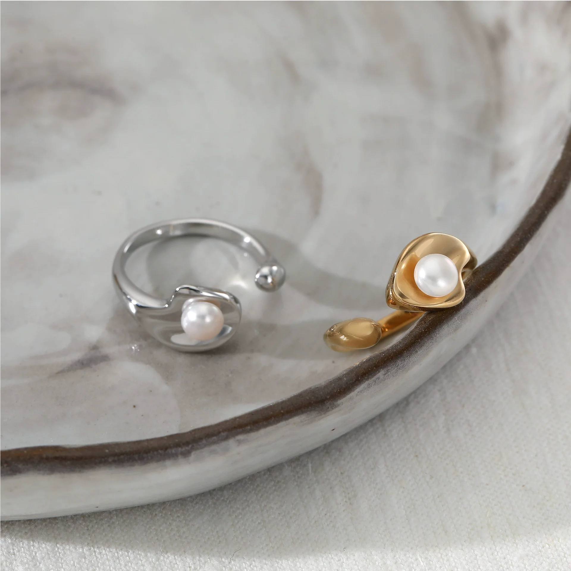 Wholesale Women's Geometric Stainless Steel Ring With Pvd Furnace Vacuum Real Gold Plating Light Luxury Minimalist Style - Image 3