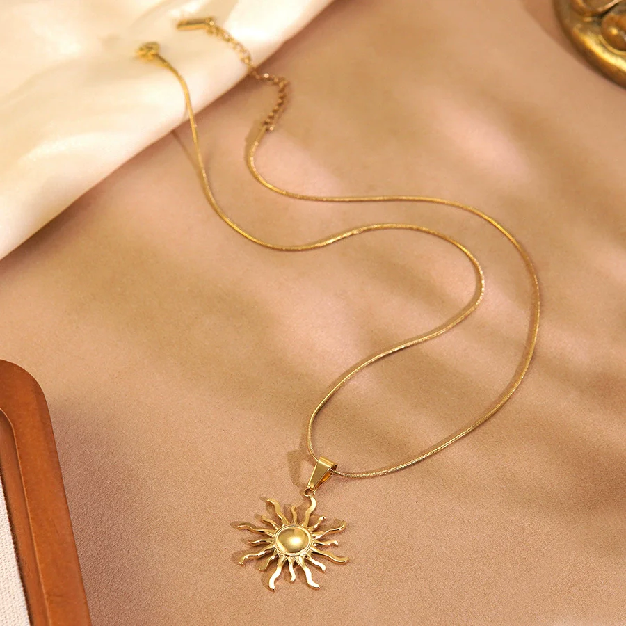 Wholesale Women's Geometric Stainless Steel Stamped Sun Turbine Necklace Light Luxury Minimalist Jewelry - Image 6