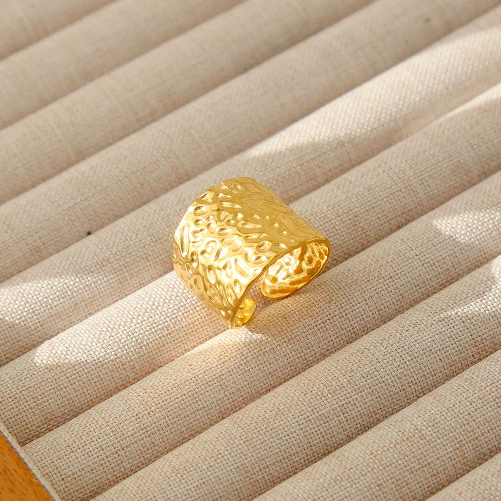 Wholesale Women's Geometric Stainless Steel Titanium Steel Ring With Geometric Plants And Flowers Pattern 18K Gold Electroplated Ins Style - Image 7
