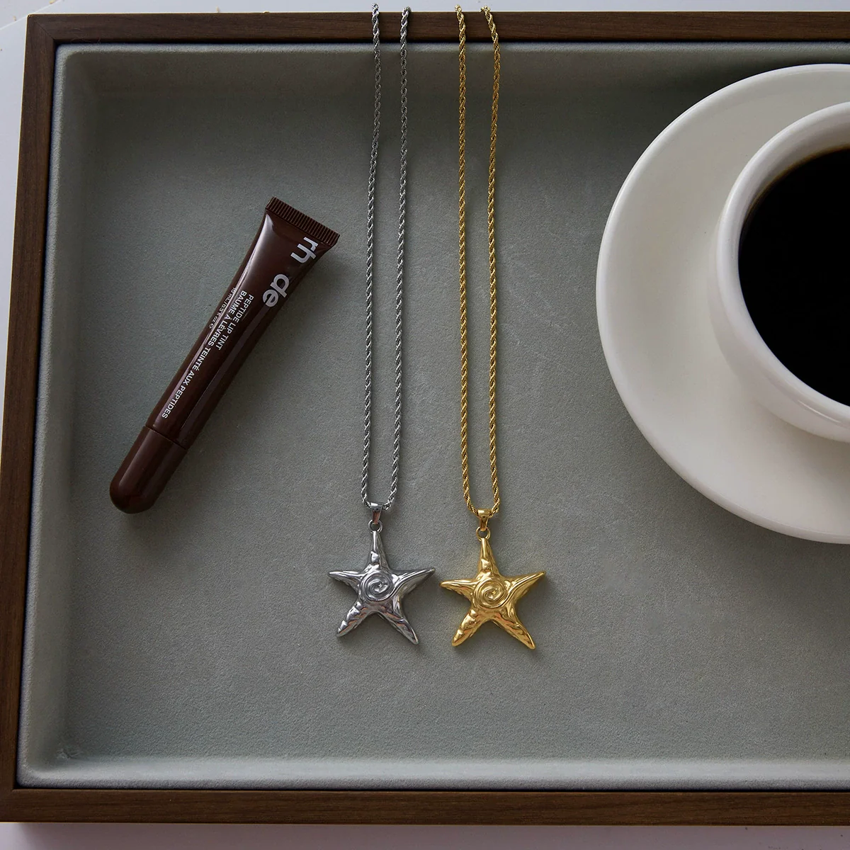 Wholesale Women's Geometric Starfish Pendant Necklace Made Of Titanium Steel And Stainless Steel With Electroplating Process - Image 4
