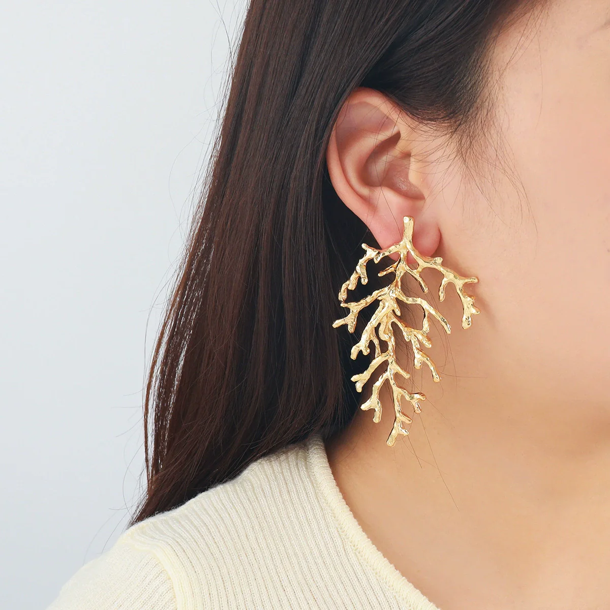 Wholesale Women's Geometric Zinc Alloy Electroplating Fashion Light Luxury Exaggerated Leaves Earrings - Image 2