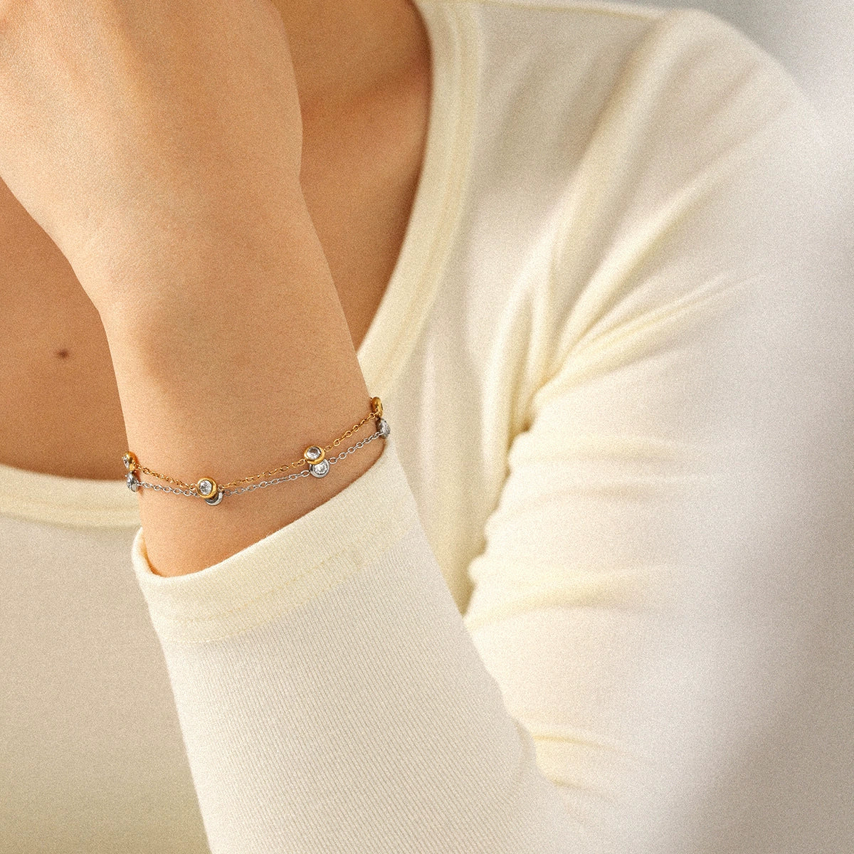 Wholesale Women's Geometric Zircon Stainless Steel Bracelet Fashion Jewelry - Image 2