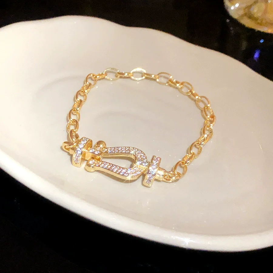 Wholesale Women's Geometric Zirconia Copper Plastic Horseshoe Buckle Chain Bracelet Light Luxury Cool Style - Image 6