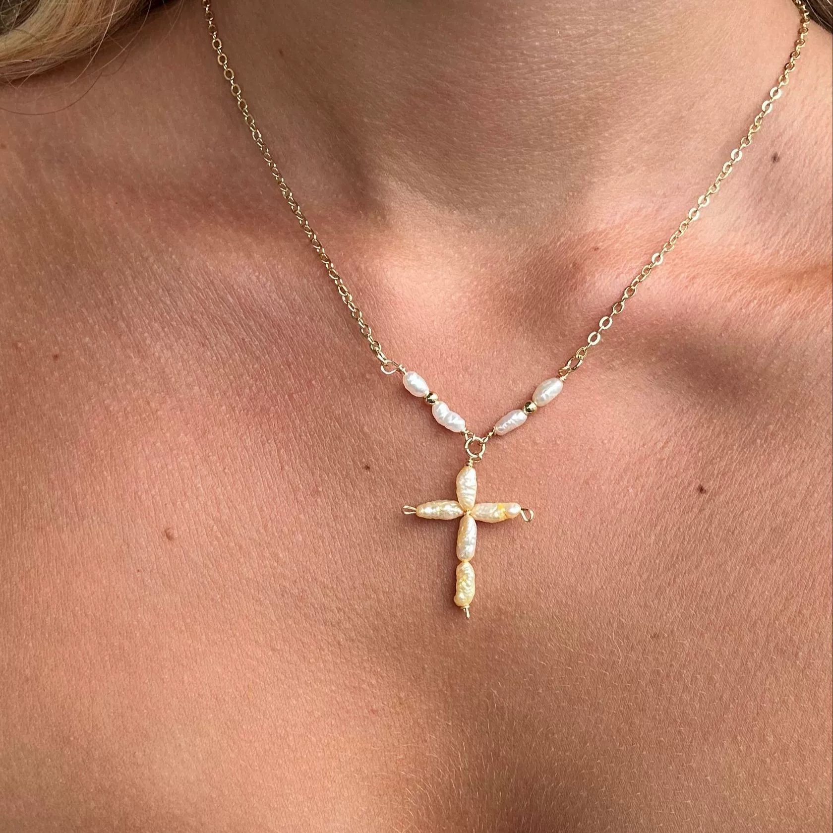 Wholesale Women's Gold Electroplated Stainless Steel Pearl Cross Pendant Necklace - Image 7