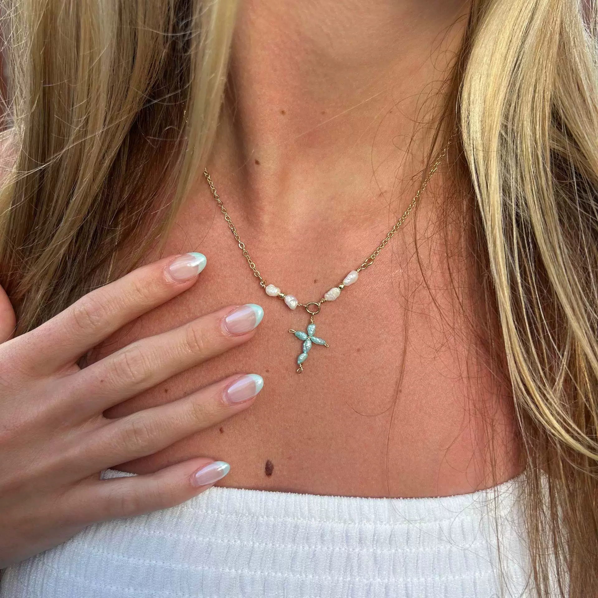 Wholesale Women's Gold Electroplated Stainless Steel Pearl Cross Pendant Necklace - Image 9